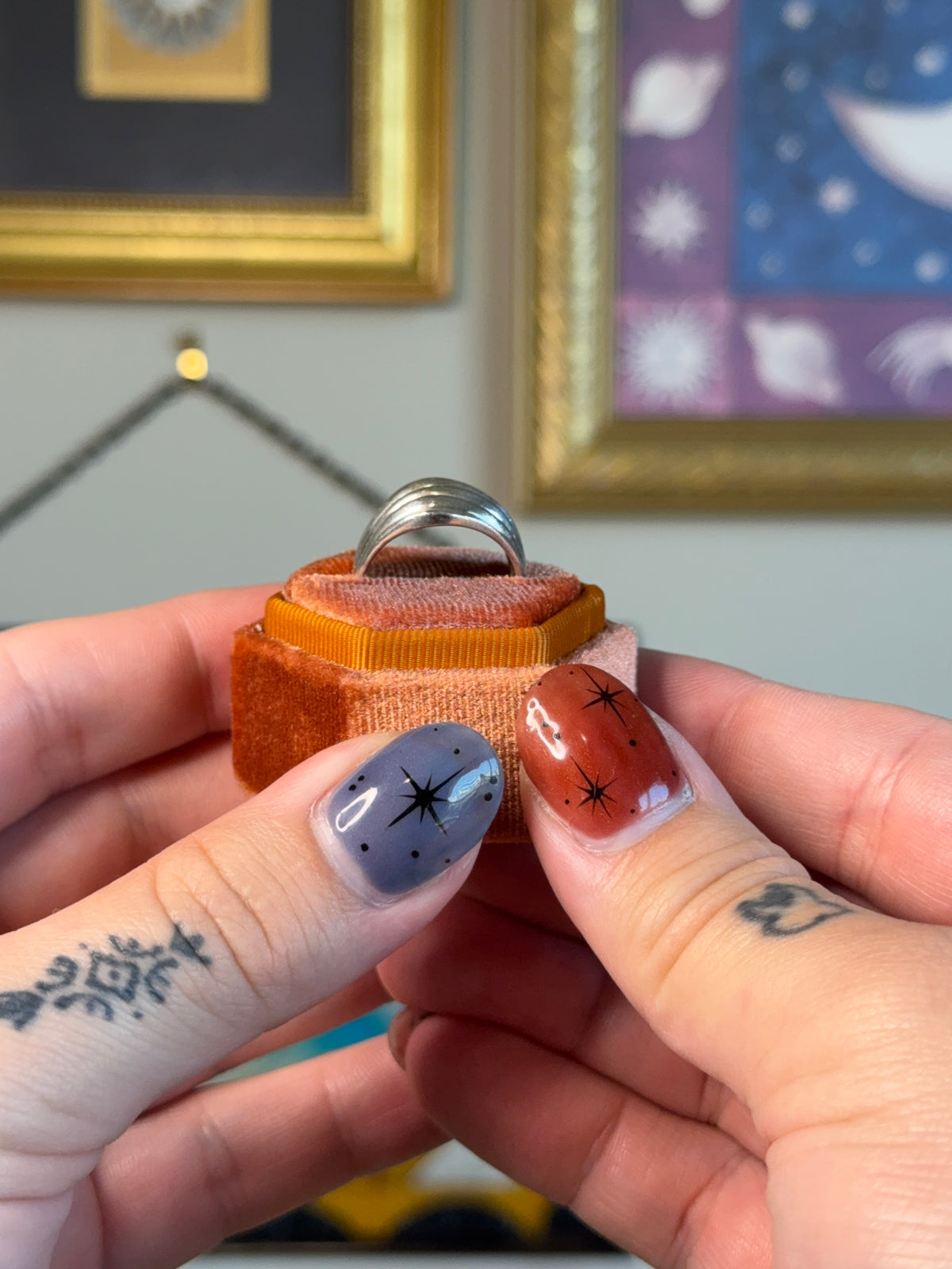 Textured ribbed ring