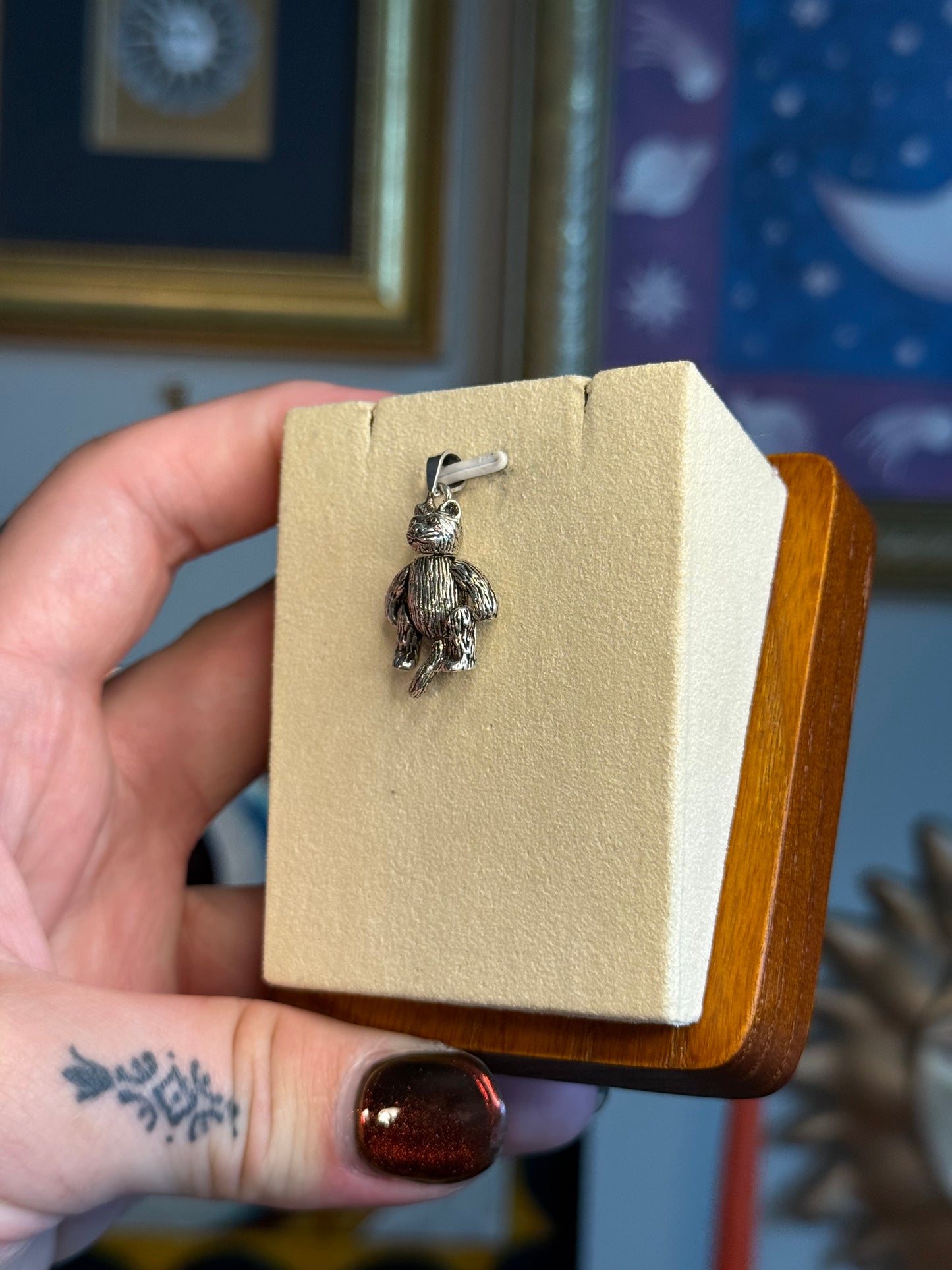 Cat pendant