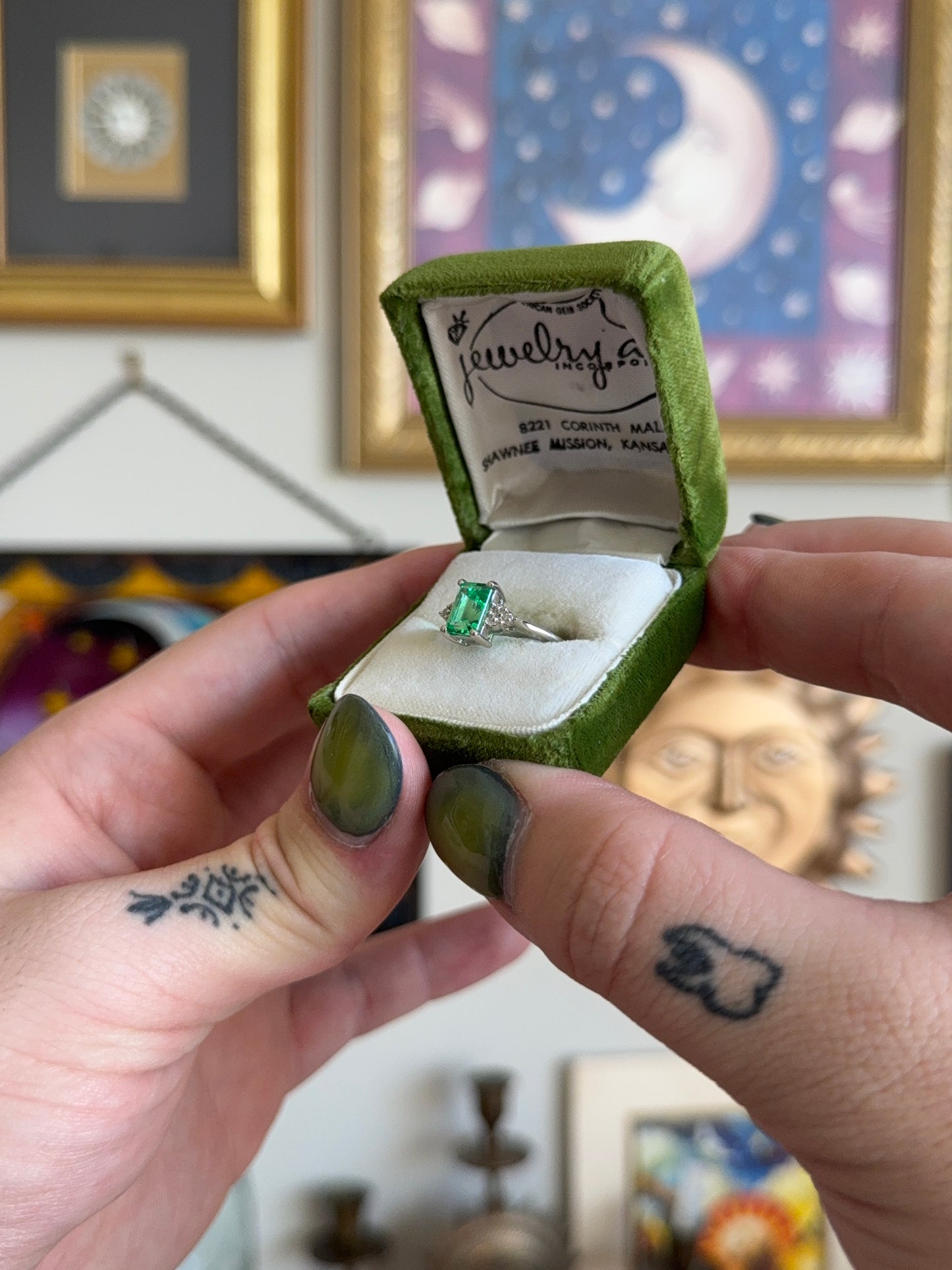 White gold Tourmaline ring