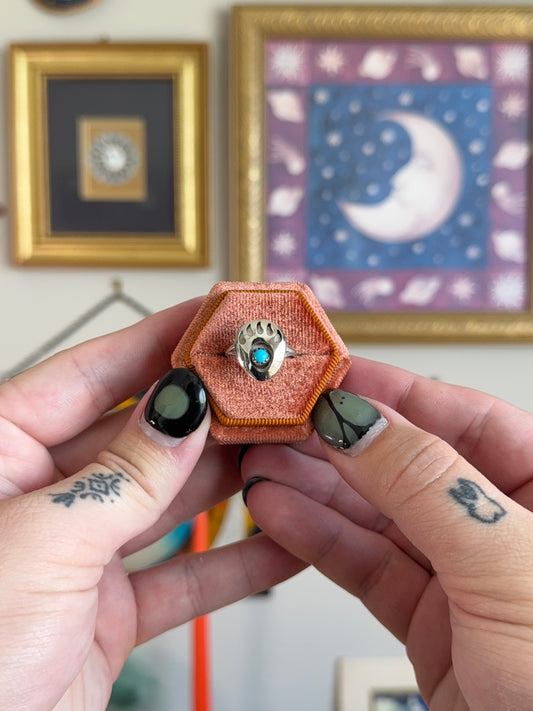 Turquoise bear claw ring