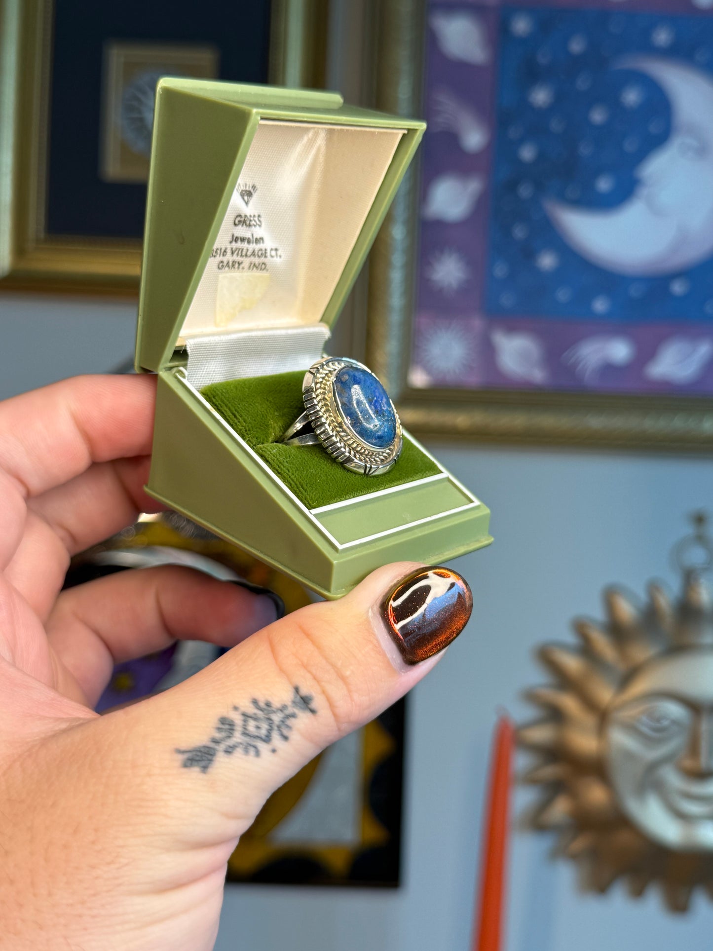 Lapis cabochon detailed ring