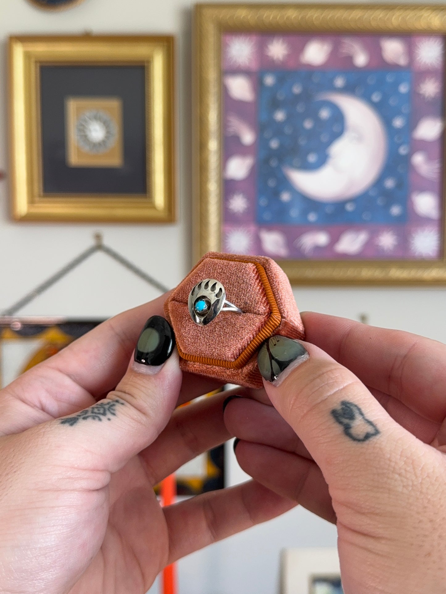 Turquoise bear claw ring