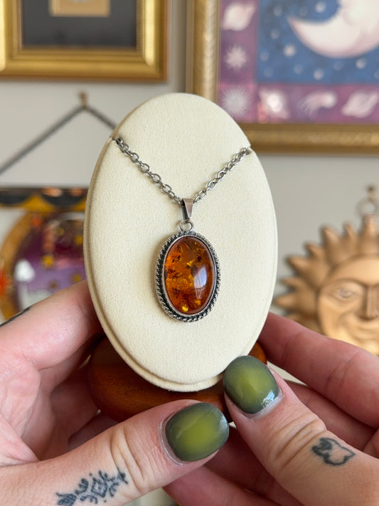 Large oval Amber necklace