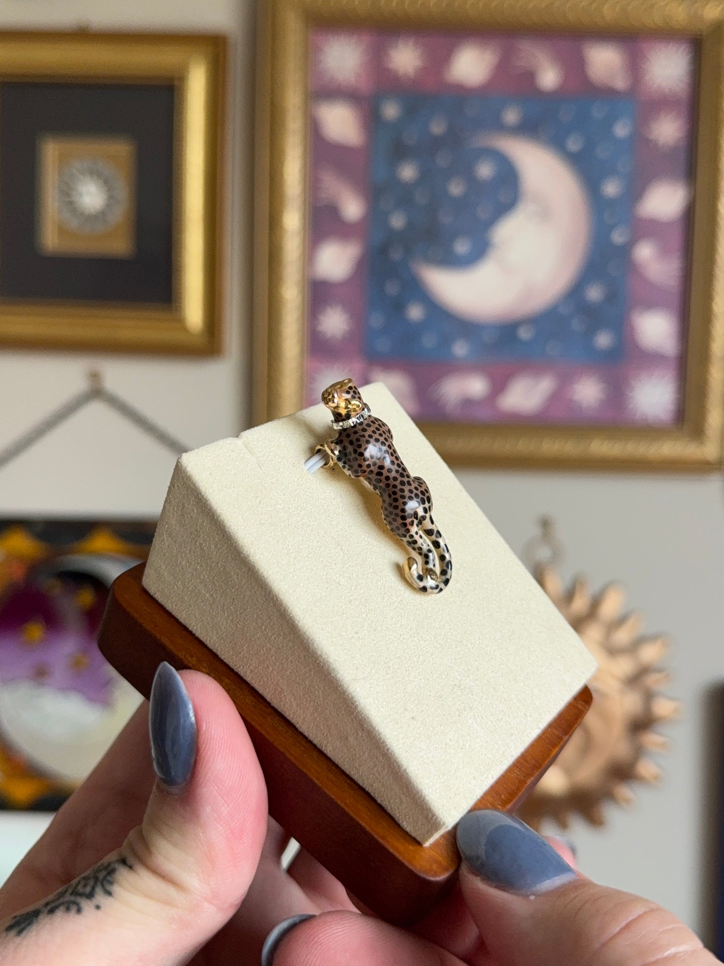 Enamel puffy leopard pendant
