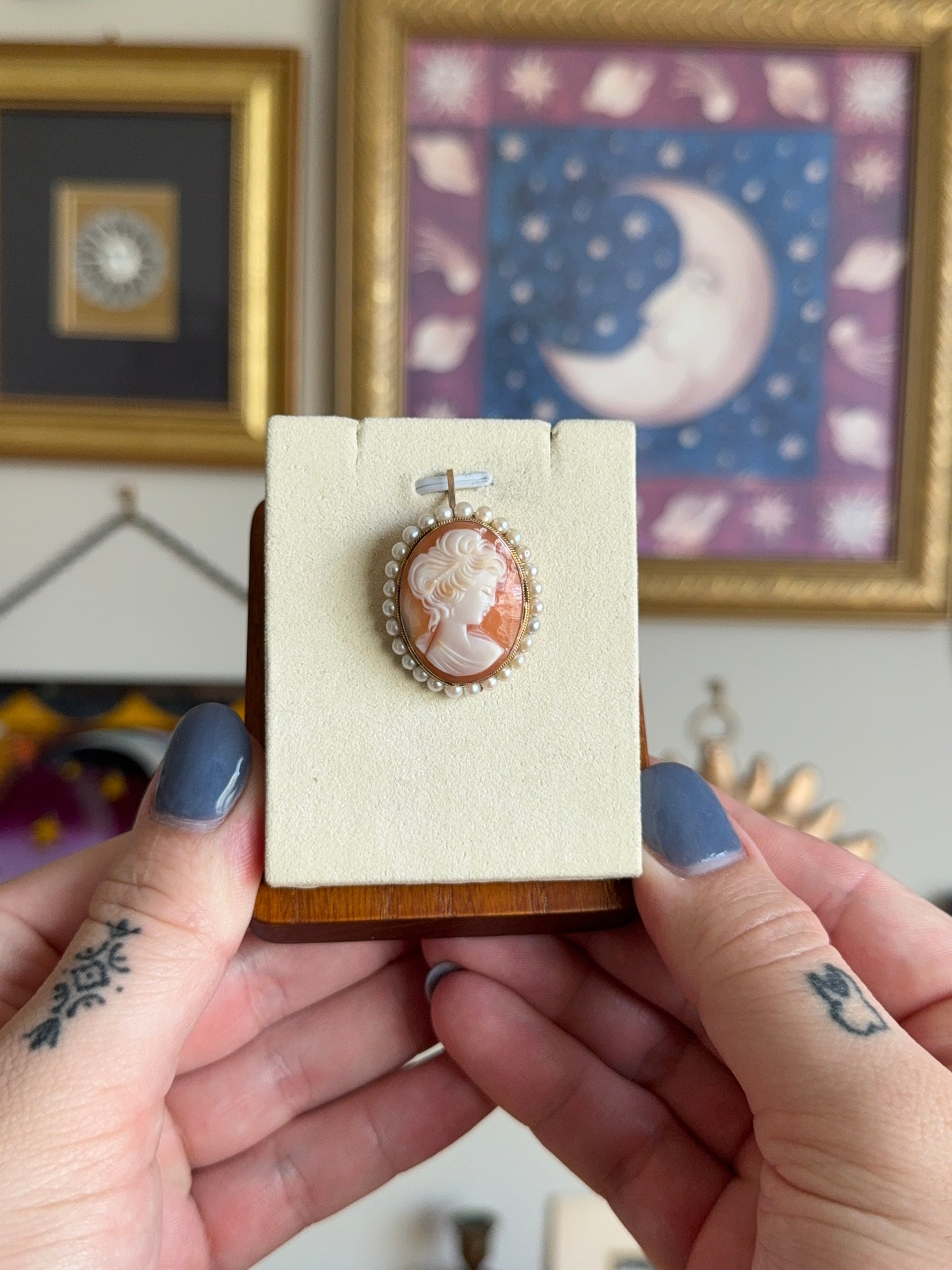 Cameo with pearls pendant