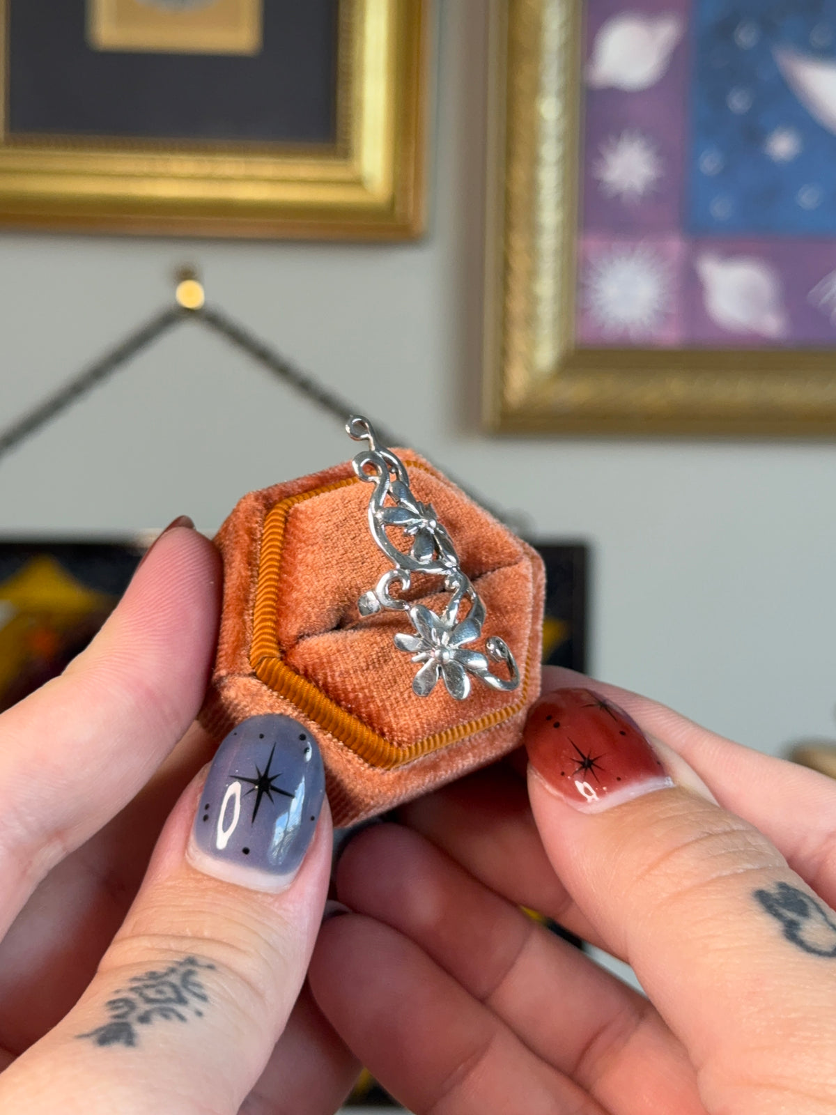 Elongated floral ring