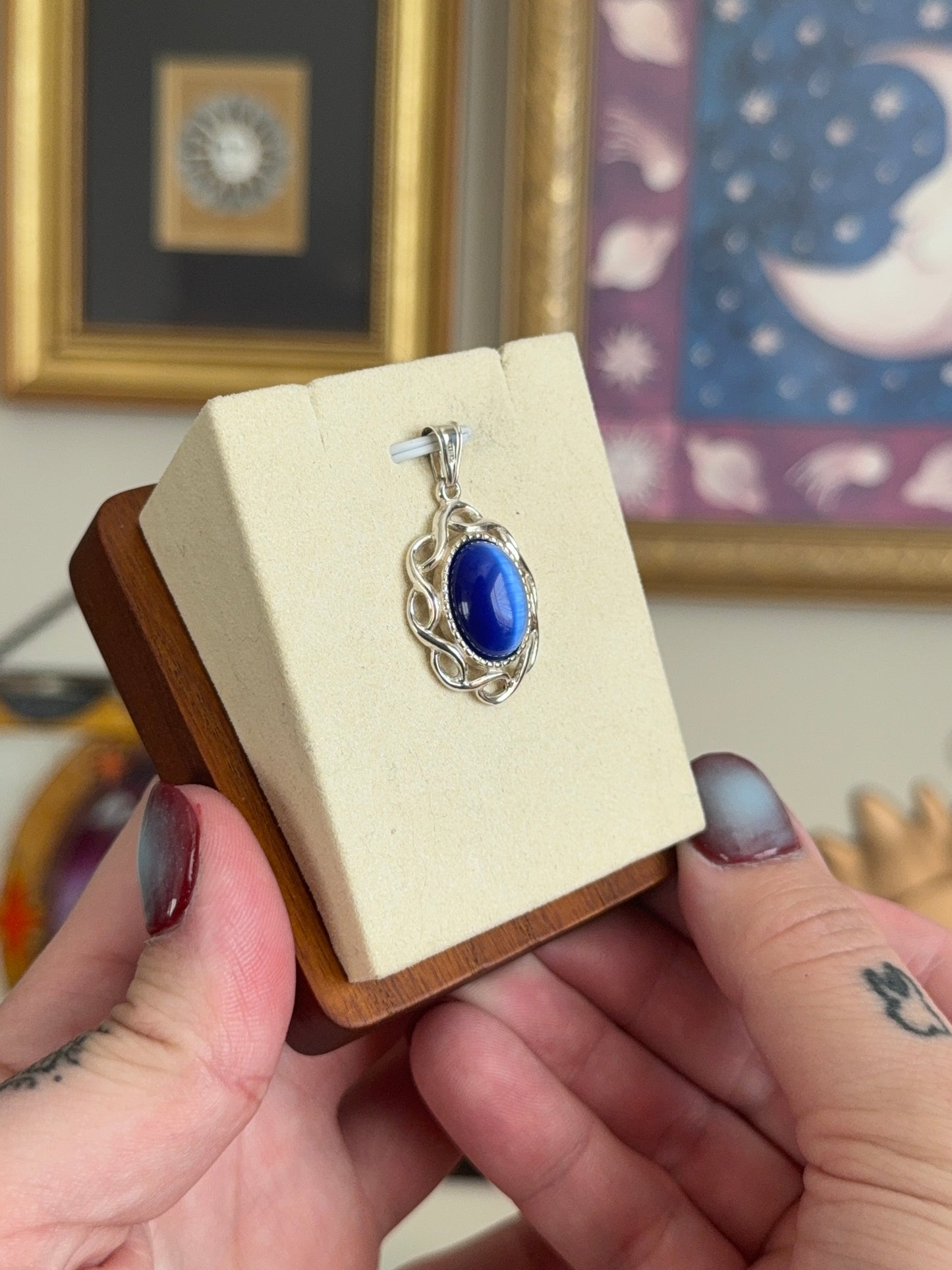 Blue cat eye pendant
