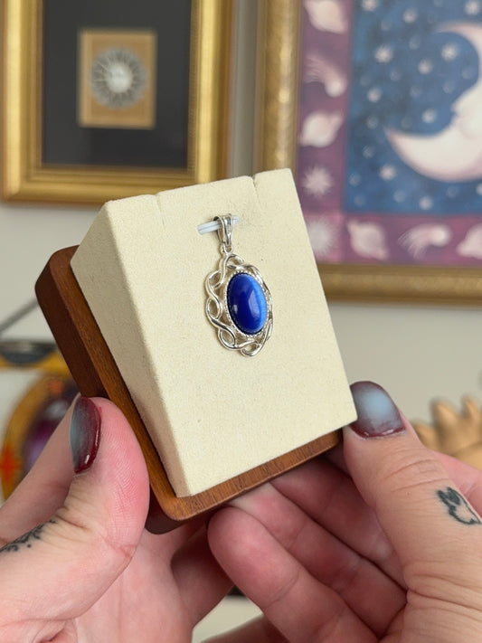 Blue cat eye pendant