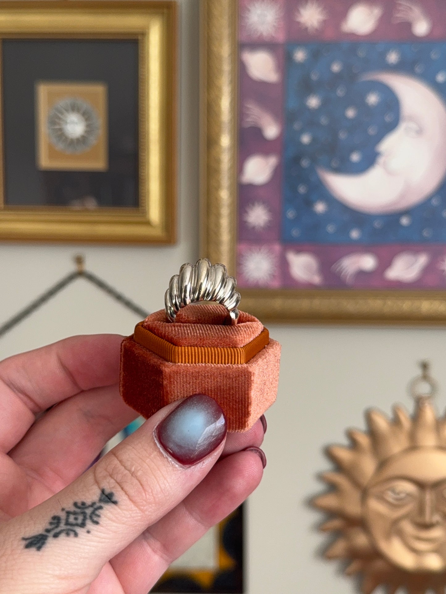 Textured dome ring