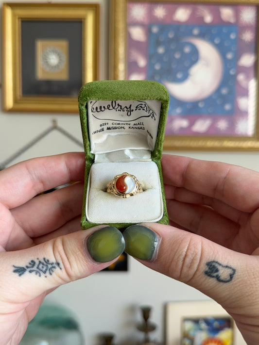 Yellow gold Yin & Yang ring