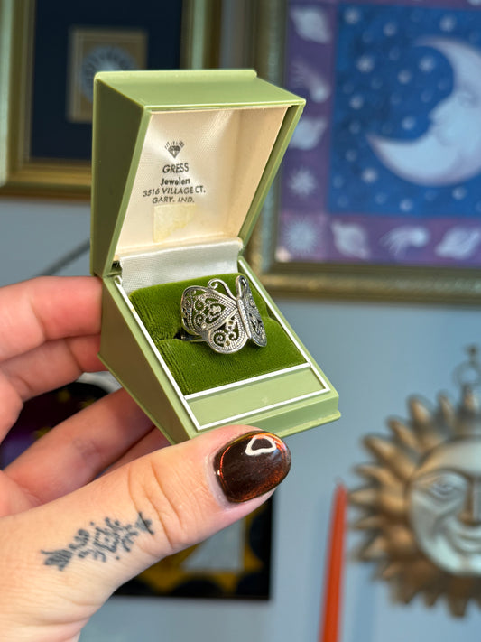 Butterfly ring