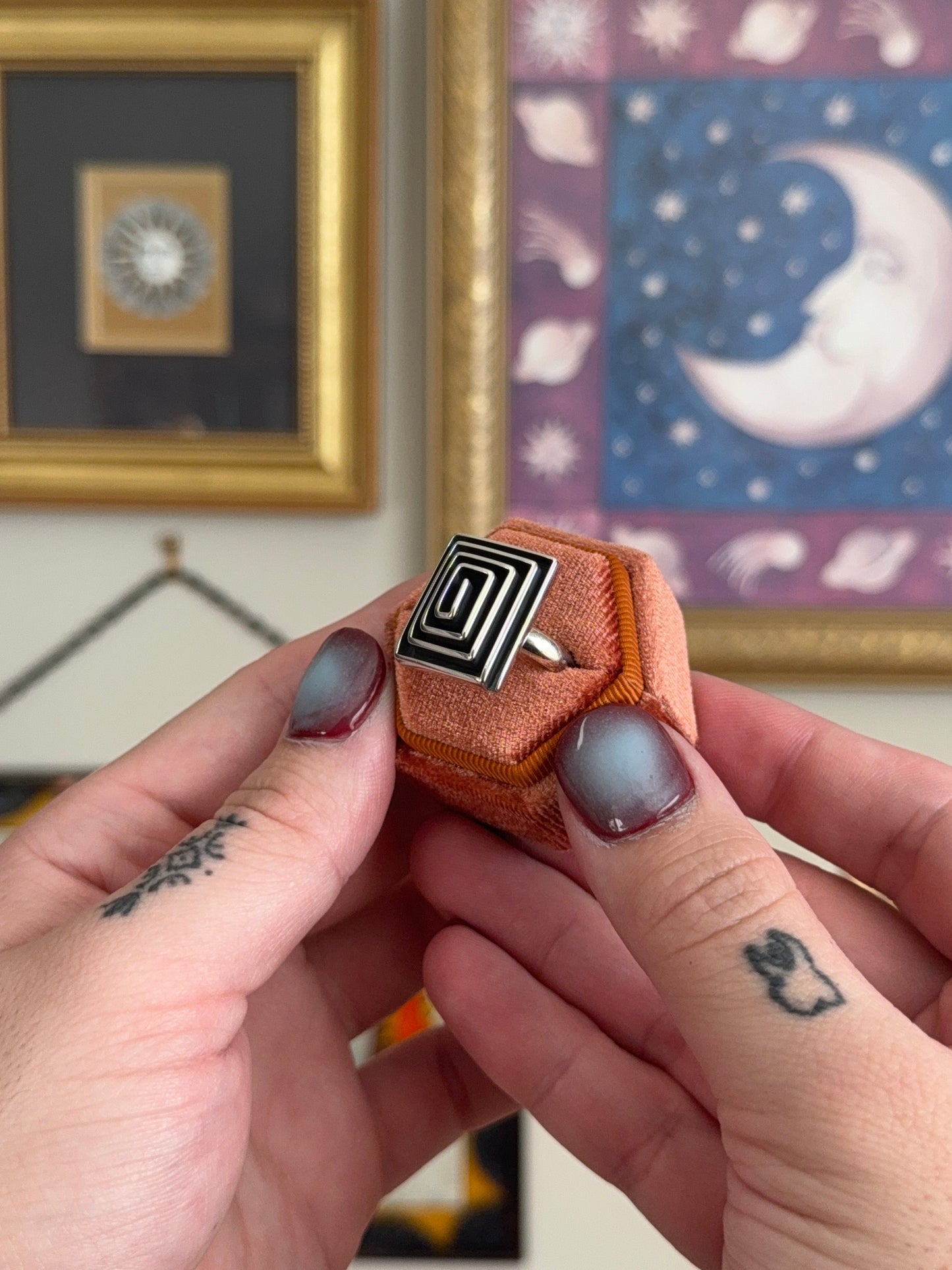 Square Spiral band