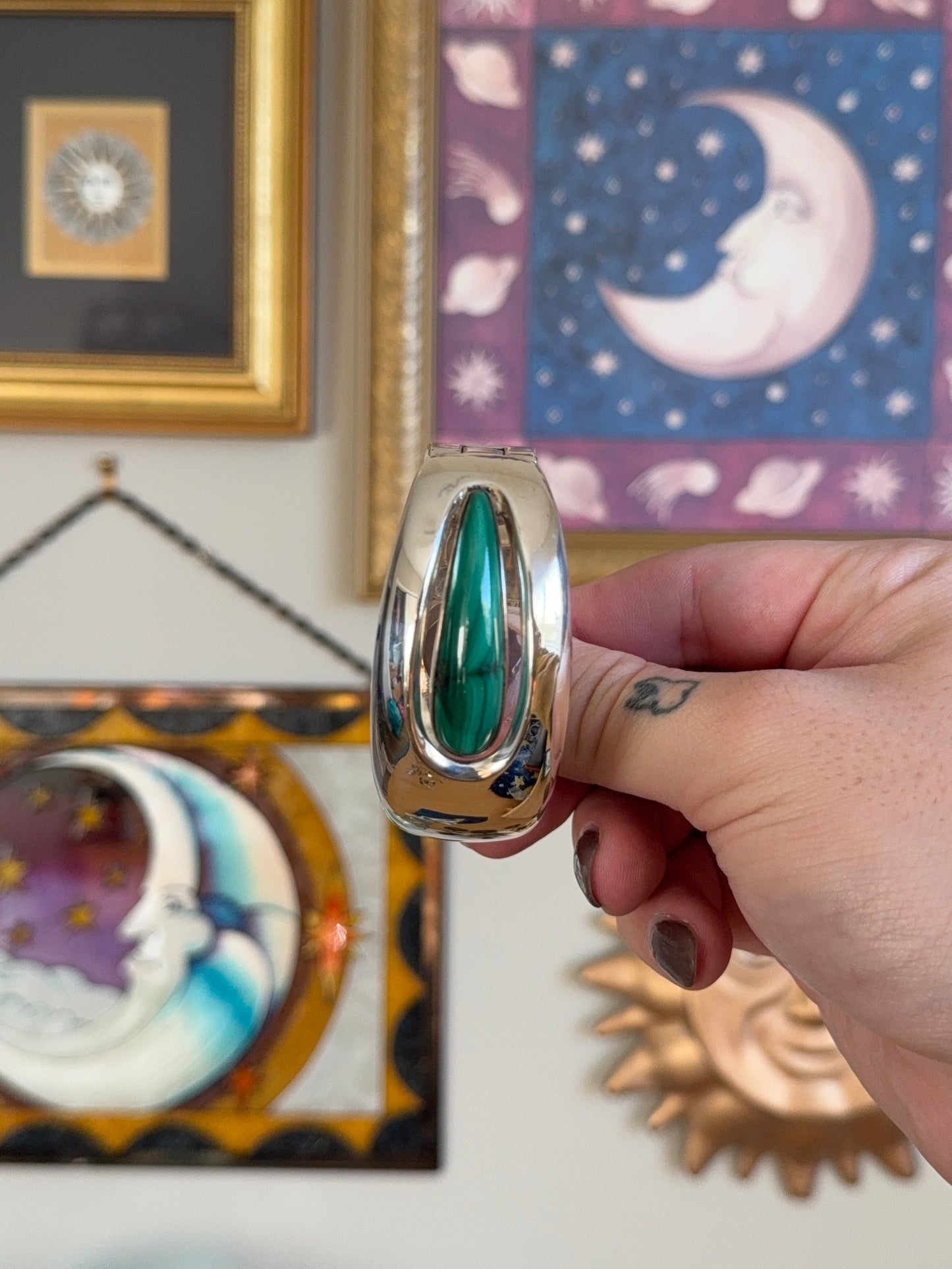 Sterling Silver Malachite Tear hinged cuff