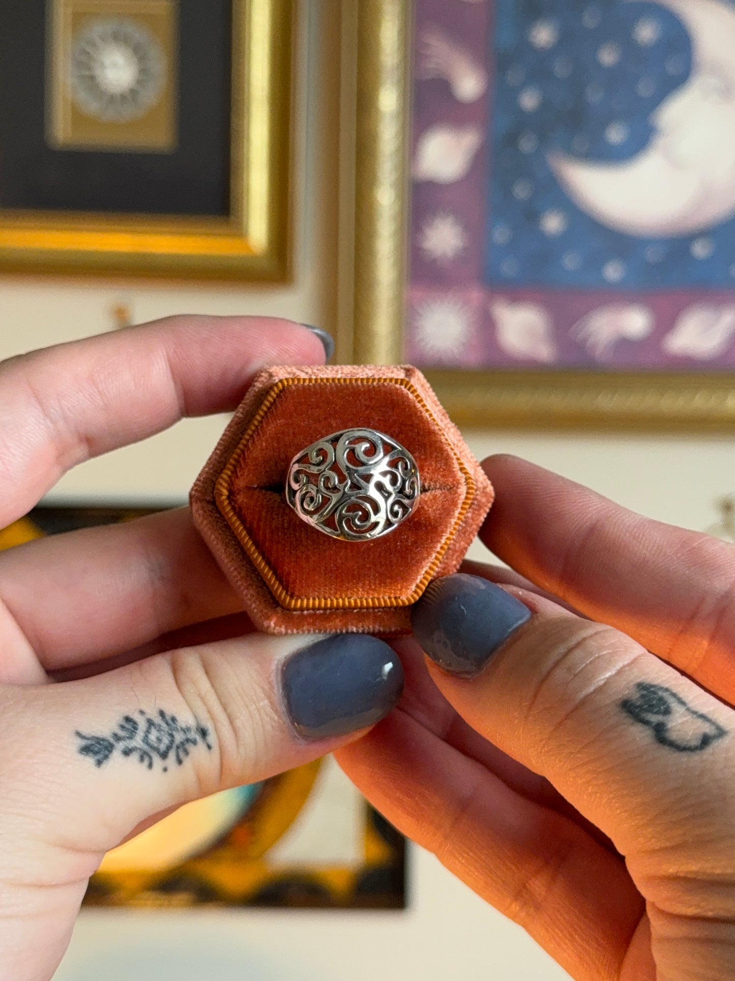 Silver swirls band