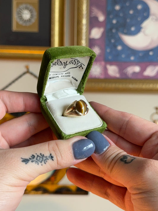 Gold tigers eye cabochon signet ring