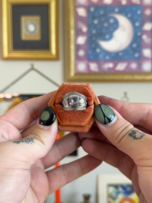 Amethyst detailed band
