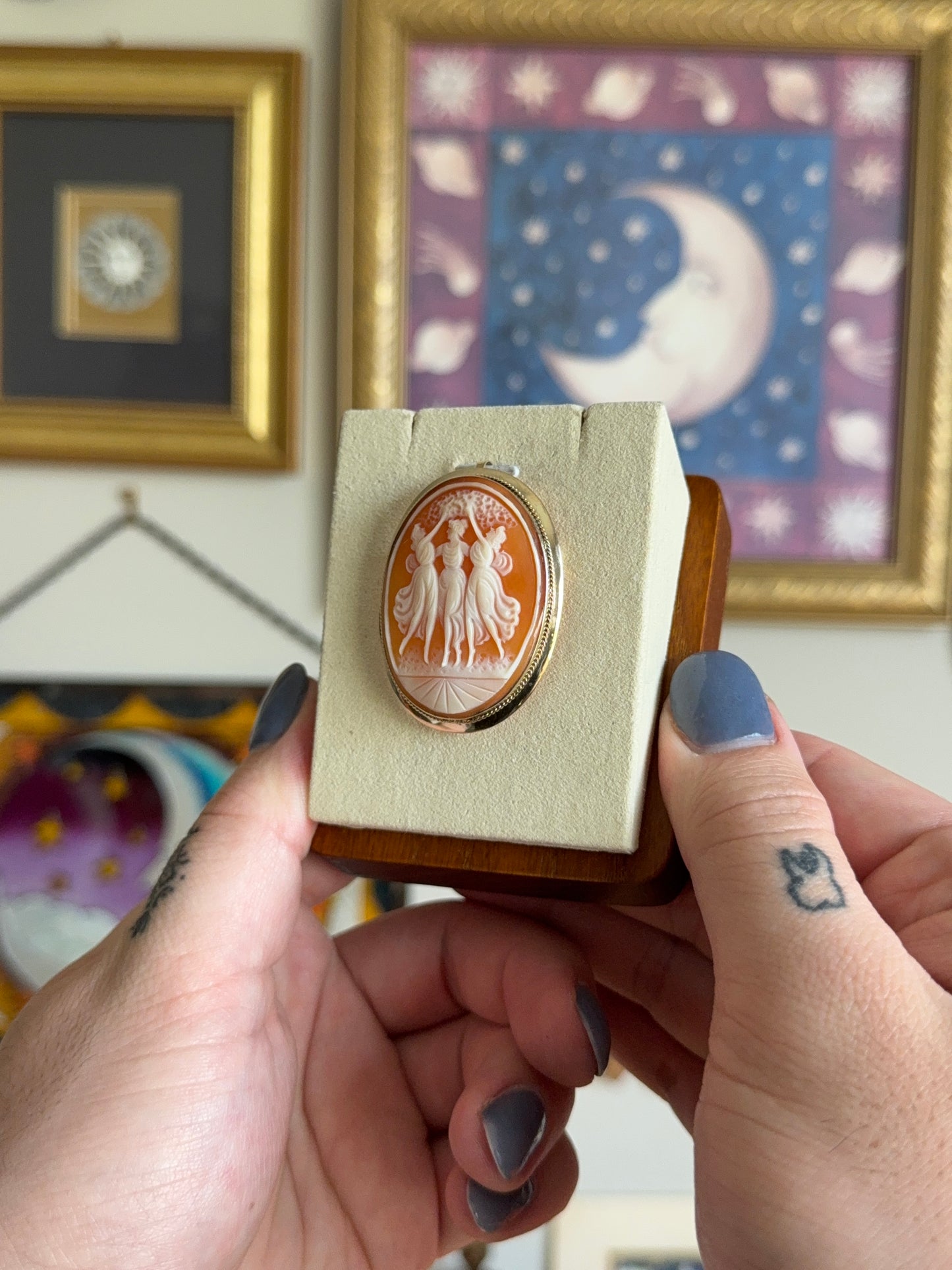 Antique Three graces cameo pendant