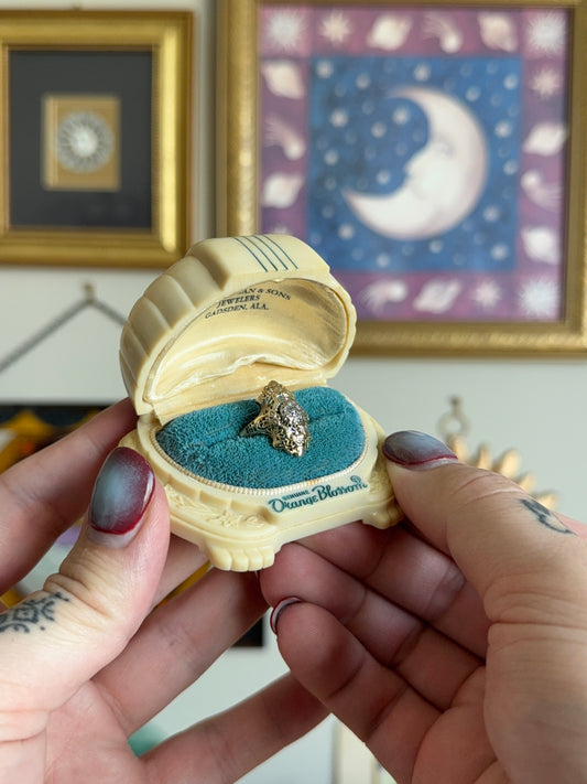 Two tone Diamond Ornate shield ring