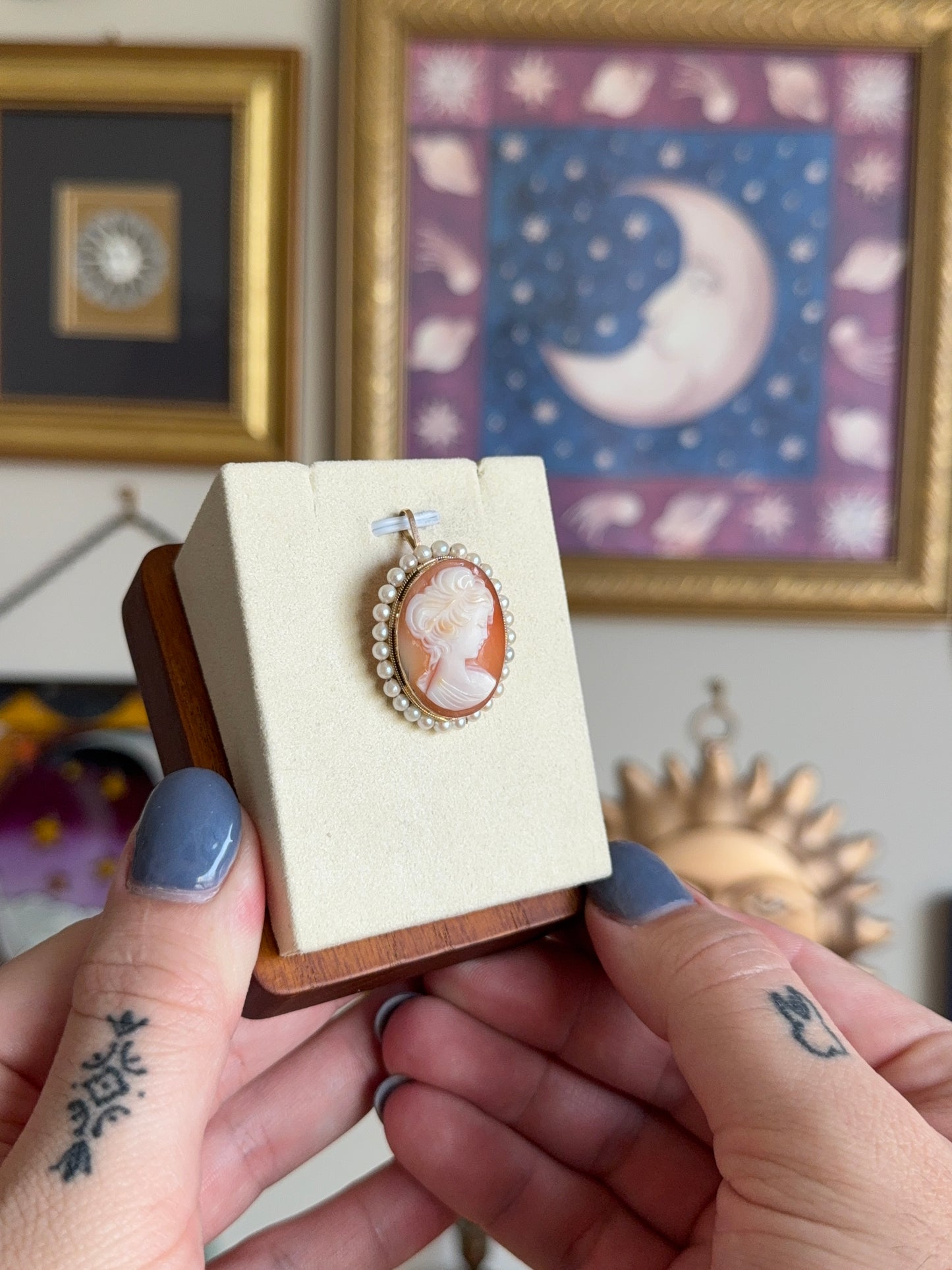 Cameo with pearls pendant