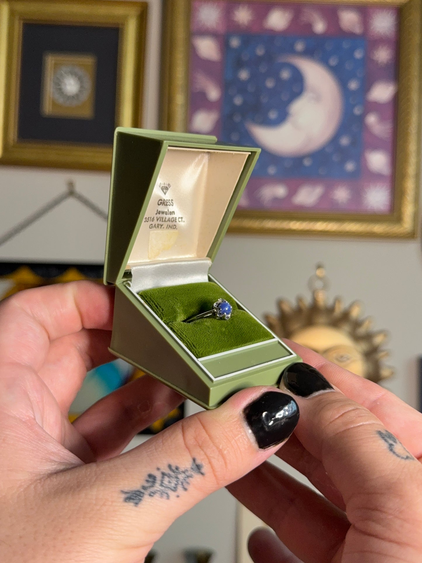 White gold star sapphire