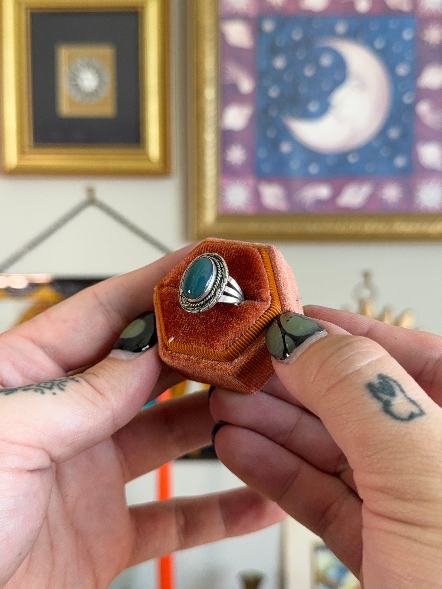 Green cabochon ring