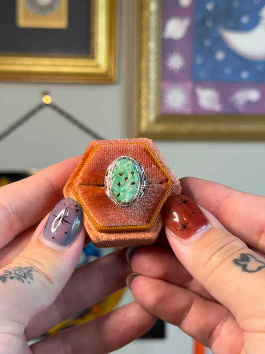 Engraved jade floral ring
