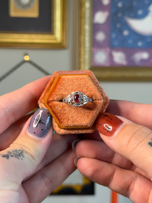 Detailed Garnet band