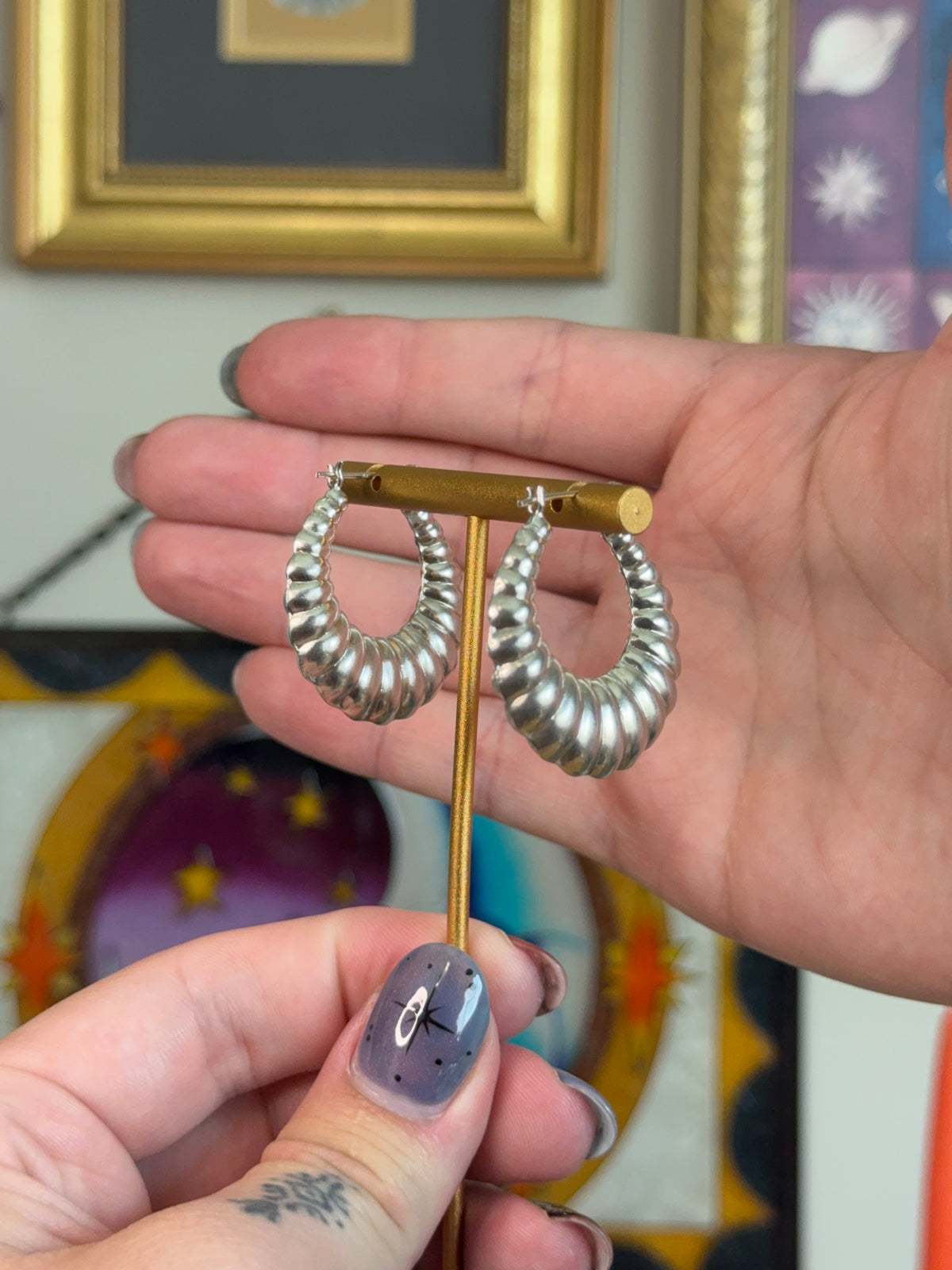 Semi hollow shrimp hoop earrings