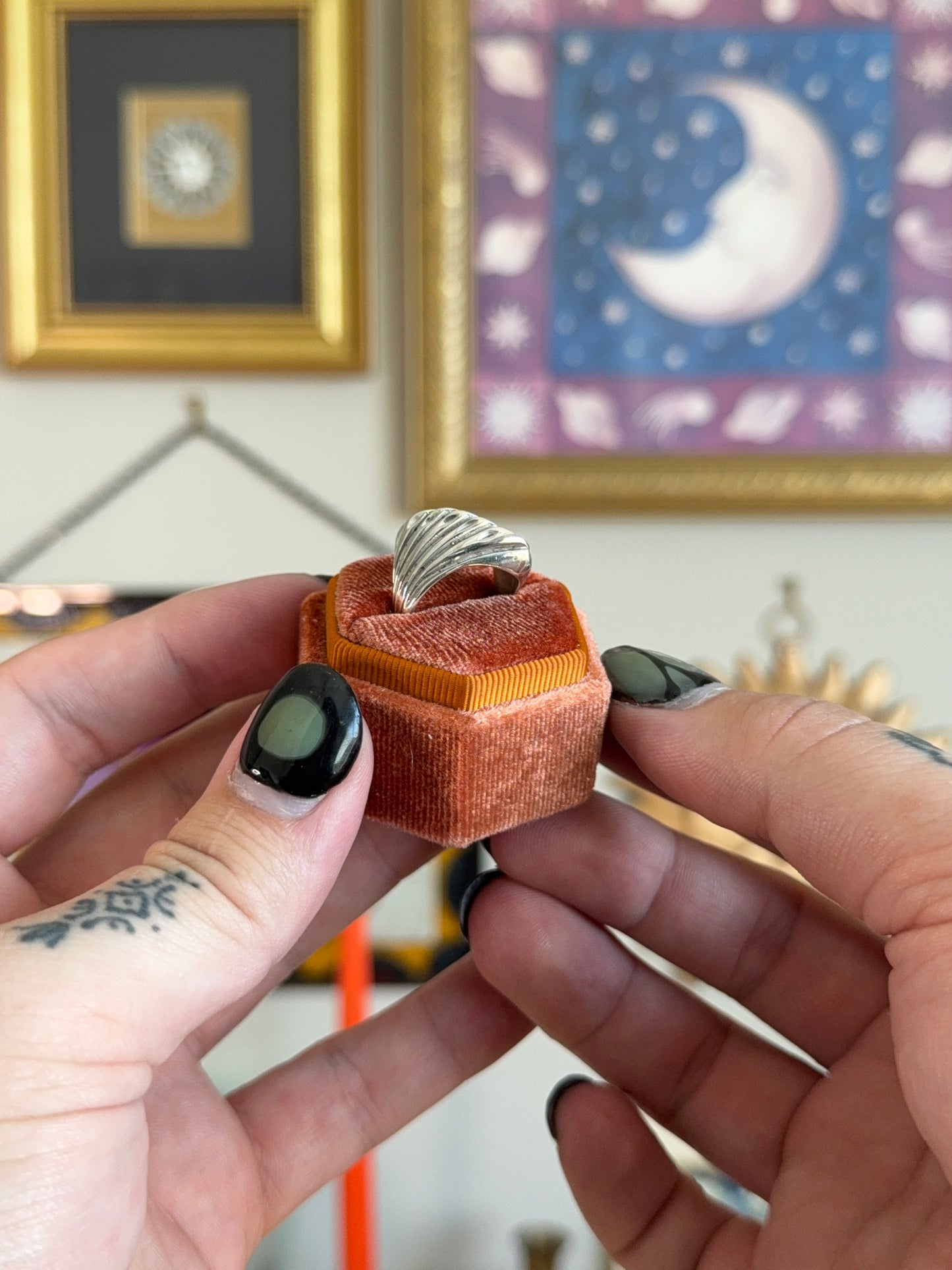 Textured raised ring
