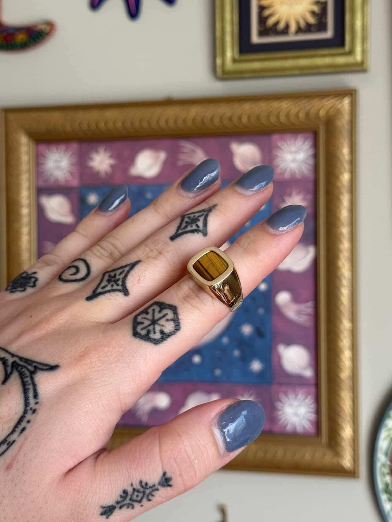 Yellow gold Tigers eye signet